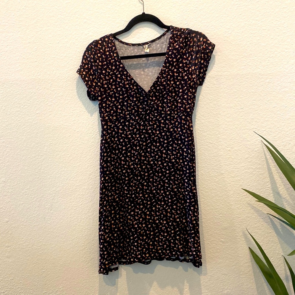 Sky and Sparrow Dress | Black with Dainty Pink Floral | Size Medium
